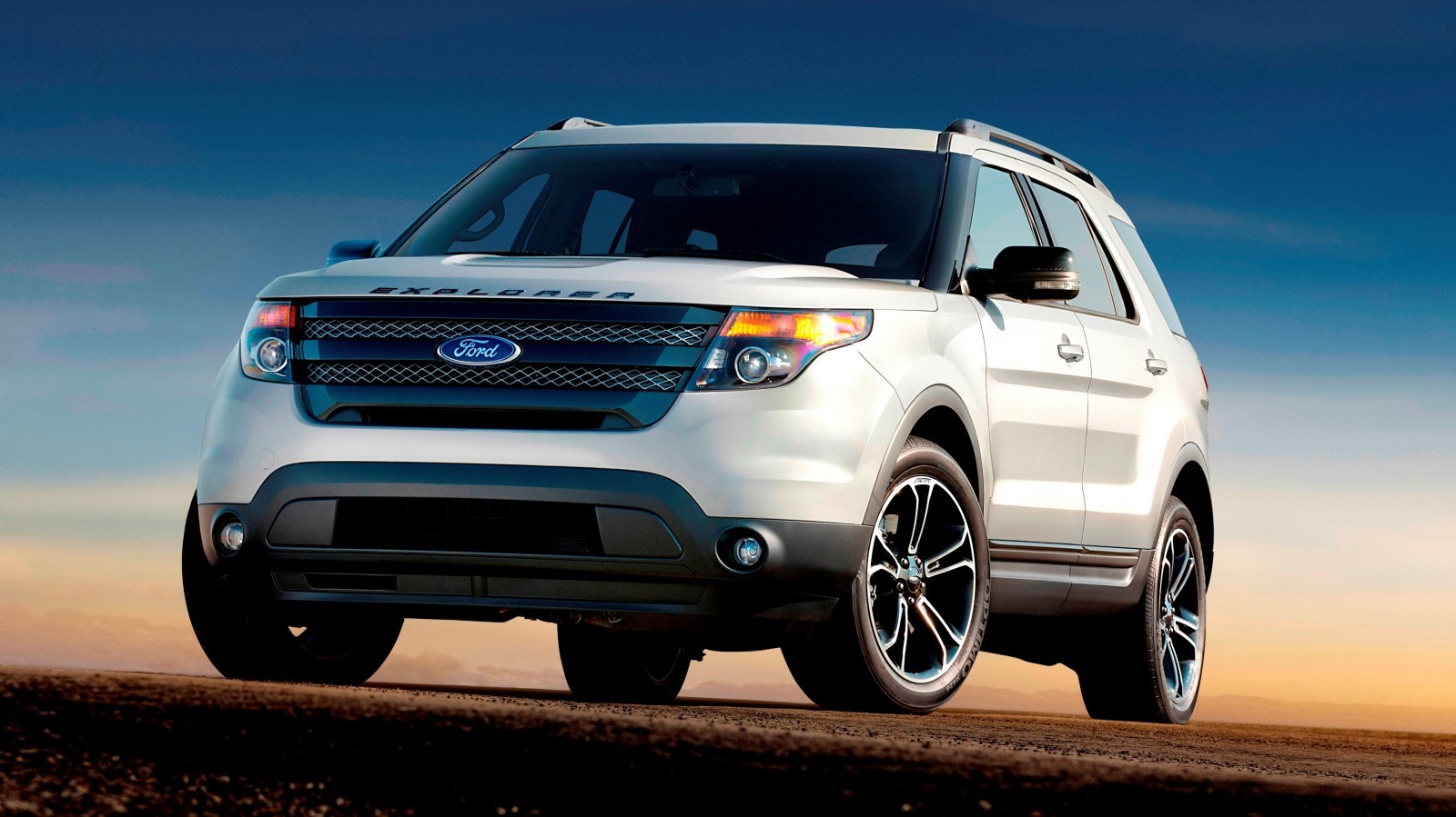 2015 Ford Explorer Brings EcoBoost 2.0-liter, Active Safety Tech and ...