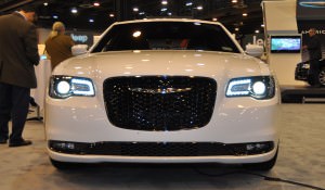 2015 Chrysler 300S 12