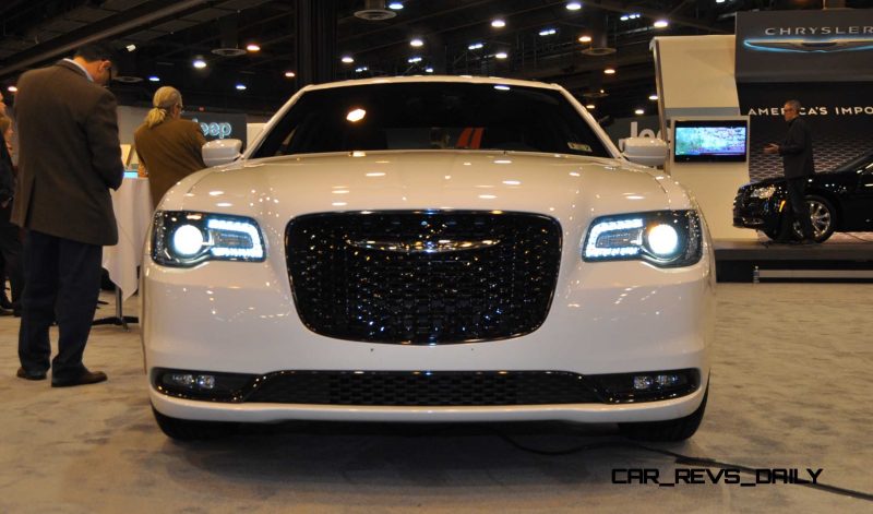 2015 Chrysler 300S 13