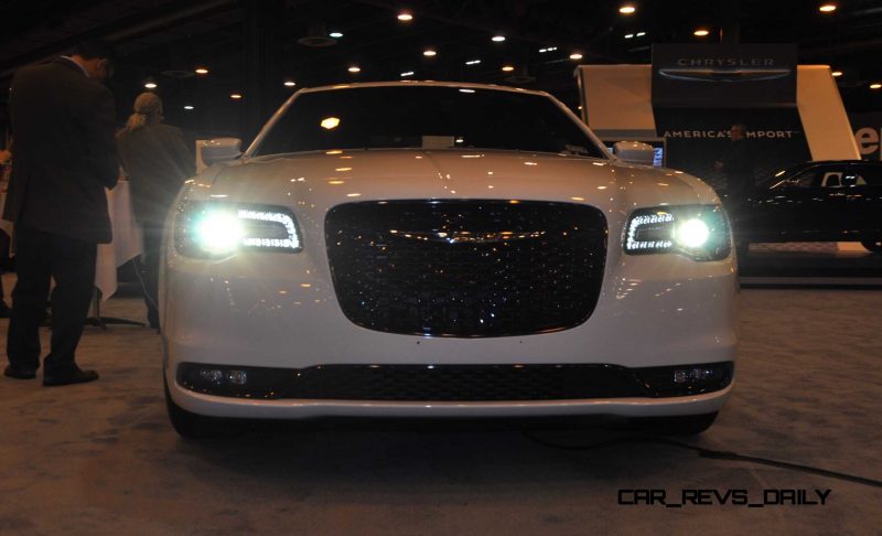 2015 Chrysler 300S 15