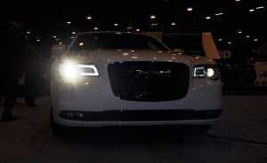 2015 Chrysler 300S 17