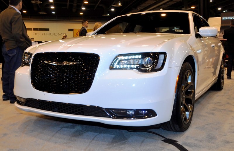 2015 Chrysler 300S 5