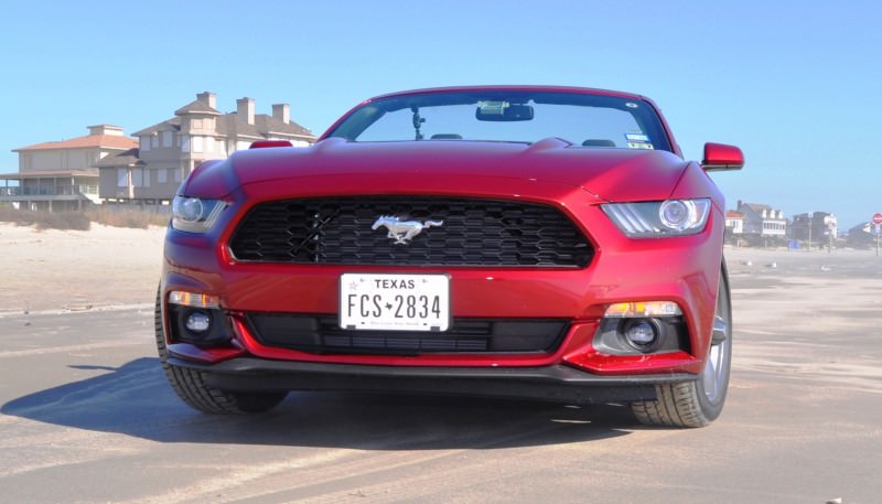 2015 Ford Mustang Convertible  27