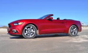 2015 Ford Mustang Convertible  37