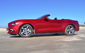 2015 Ford Mustang Convertible  38