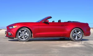 2015 Ford Mustang Convertible  41