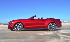 2015 Ford Mustang Convertible  44