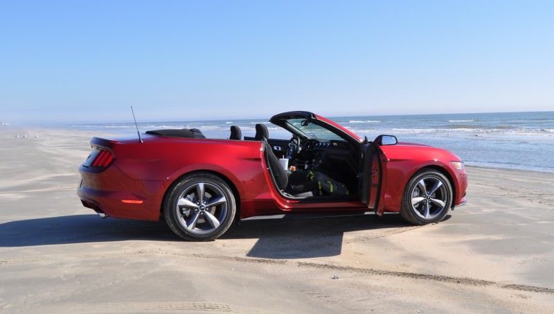 2015 Ford Mustang Convertible  75