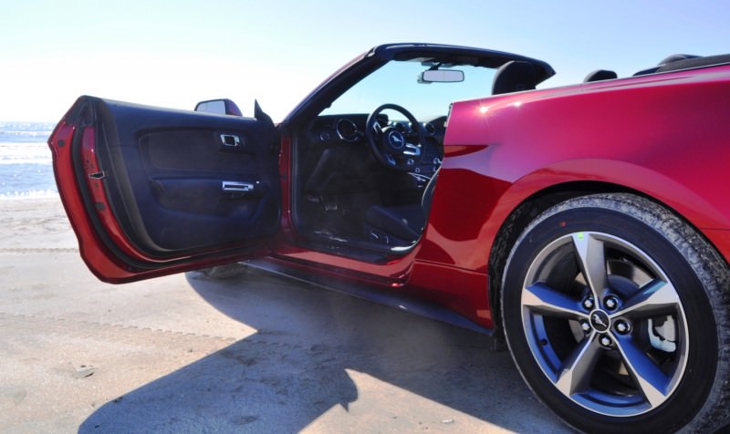 2015 Ford Mustang Convertible  83