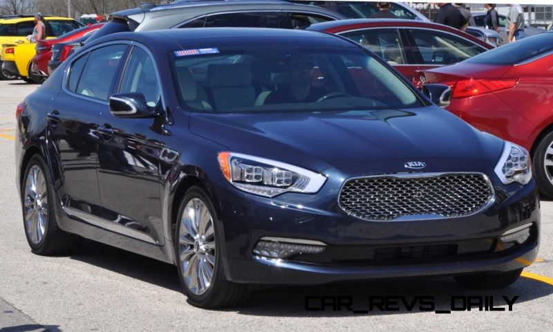 2015-Kia-K900-LED-Lighting-Low-High-and-Brake-Light-Photos-6