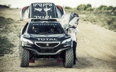 Lucas Cruz and Carlos Sainz before a run during the Peugeot 2008