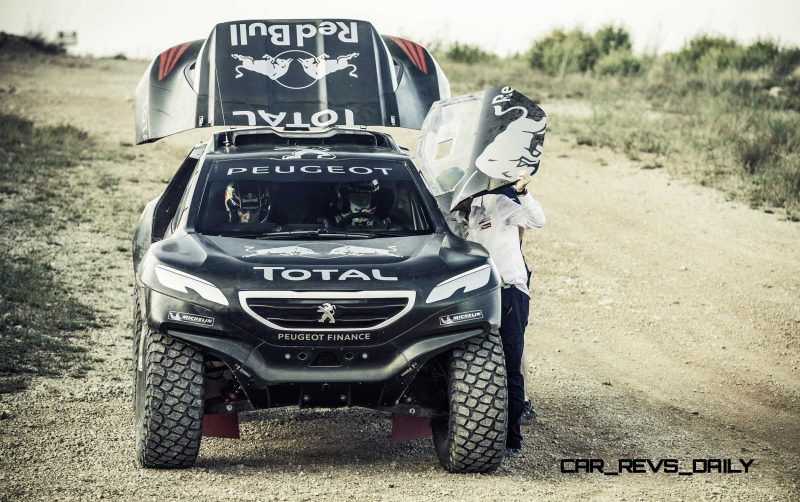 Lucas Cruz and Carlos Sainz before a run during the Peugeot 2008