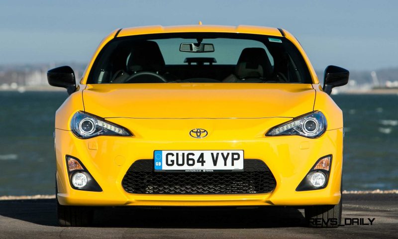 2015 Toyota GT86 Giallo 10