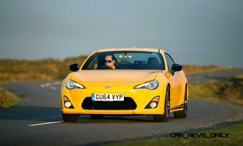 2015 Toyota GT86 Giallo 12