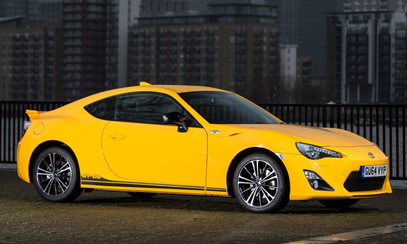 2015 Toyota GT86 Giallo 3