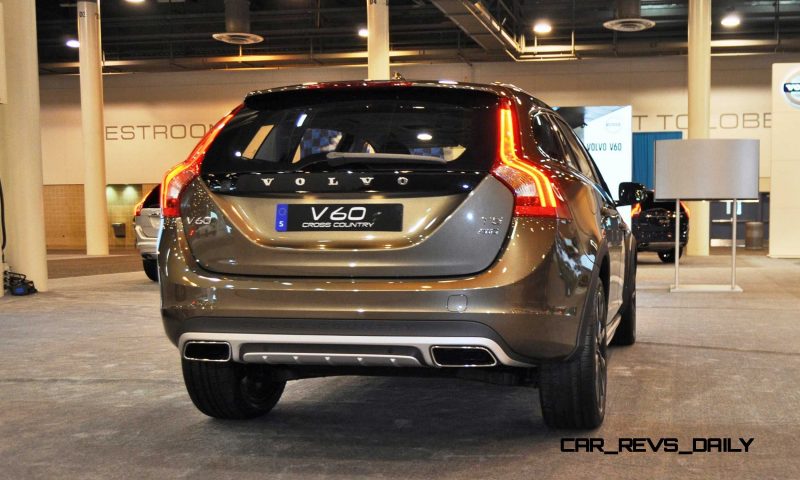 2015 Volvo V60 Cross Country 10