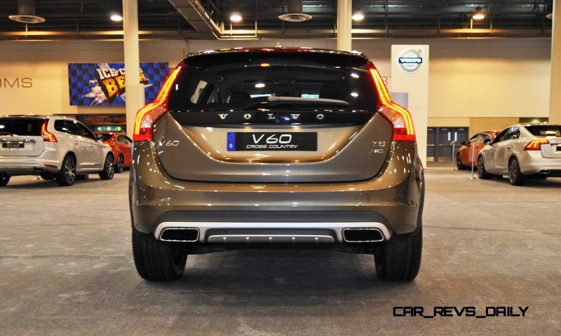 2015 Volvo V60 Cross Country 11