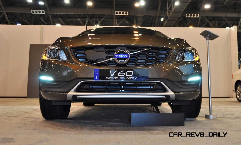 2015 Volvo V60 Cross Country 15