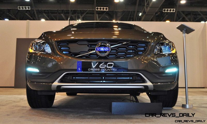 2015 Volvo V60 Cross Country 16