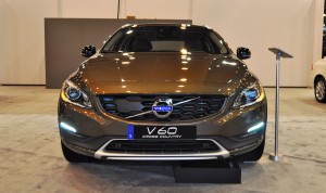 2015 Volvo V60 Cross Country 17