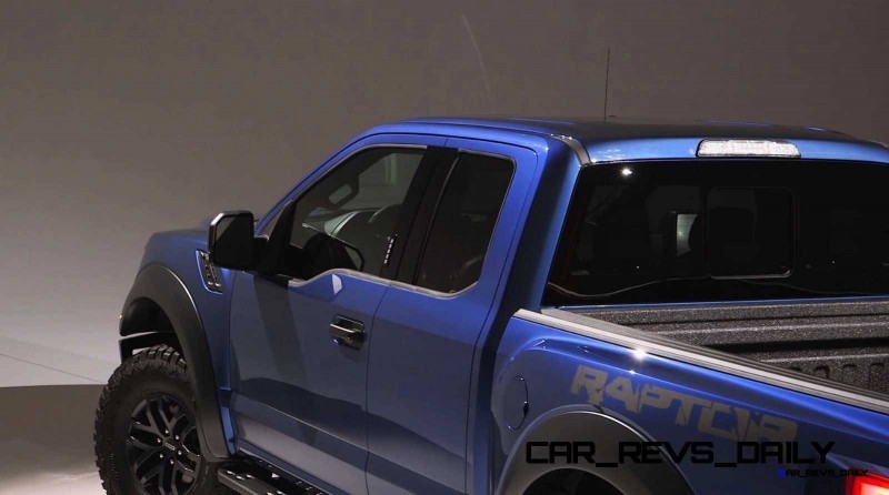 2017 Ford F-150 RAPTOR Studio Stills 16