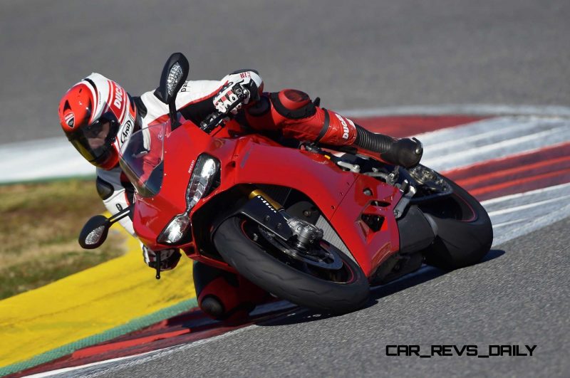 177-1299PanigaleS_Portimao_35