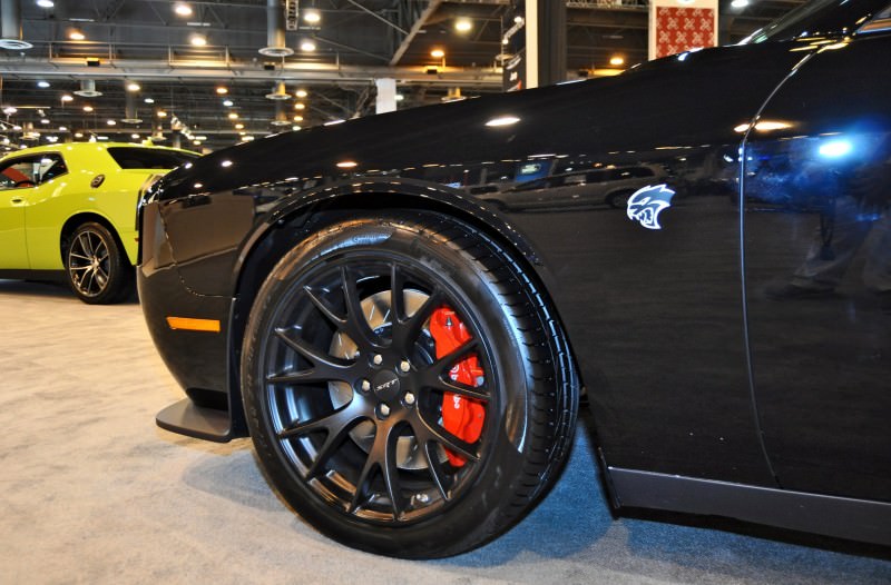 2015 Dodge Challenger SRT Hellcat 12