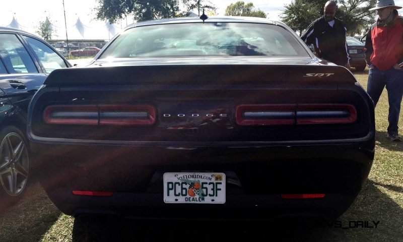 2015 Dodge Challenger SRT Hellcat 32