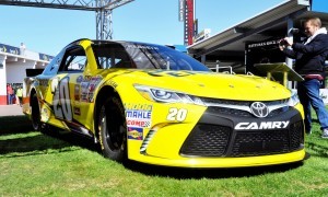 2015 Toyota Camry NASCAR Dollar General 16