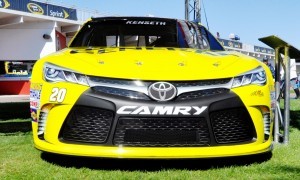 2015 Toyota Camry NASCAR Dollar General 22