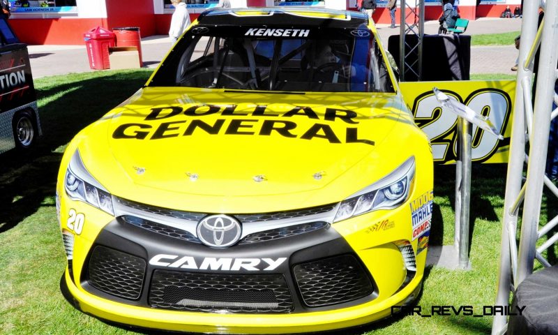 2015 Toyota Camry NASCAR Dollar General 26