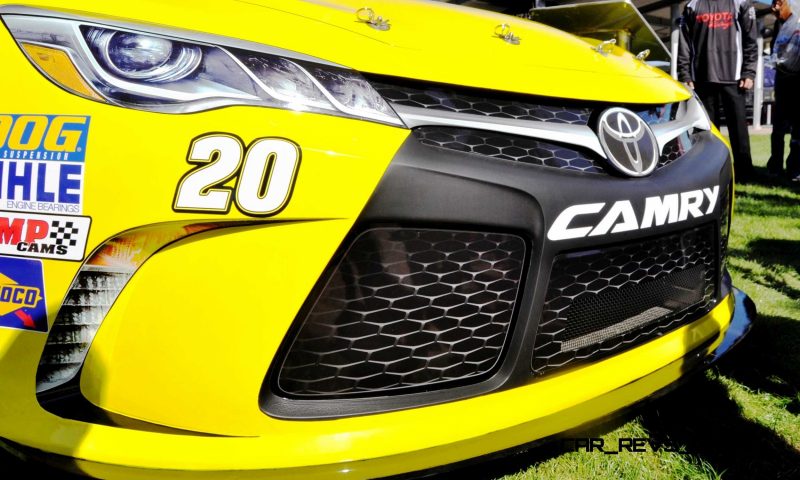 2015 Toyota Camry NASCAR Dollar General 32