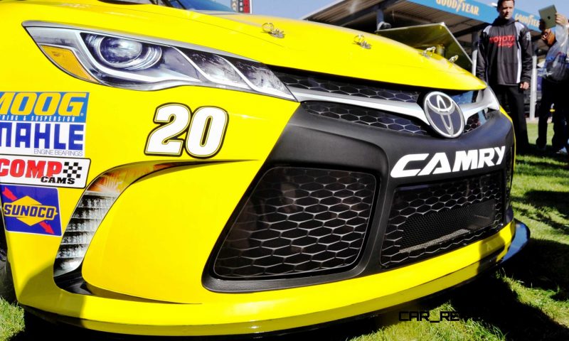 2015 Toyota Camry NASCAR Dollar General 33