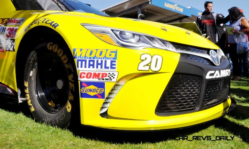 2015 Toyota Camry NASCAR Dollar General 35