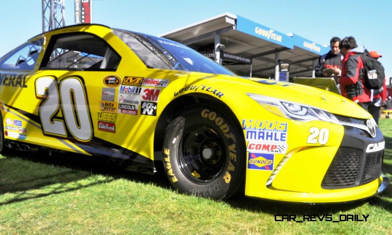 2015 Toyota Camry NASCAR Dollar General 37