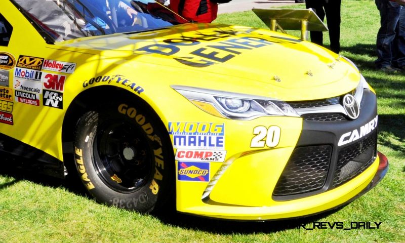 2015 Toyota Camry NASCAR Dollar General 39