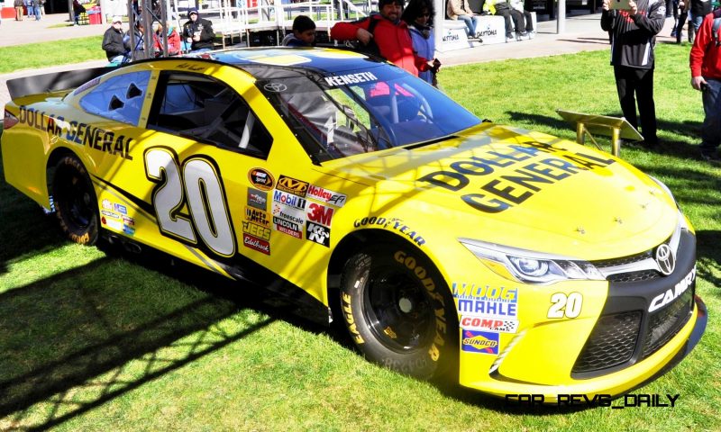 2015 Toyota Camry NASCAR Dollar General 41