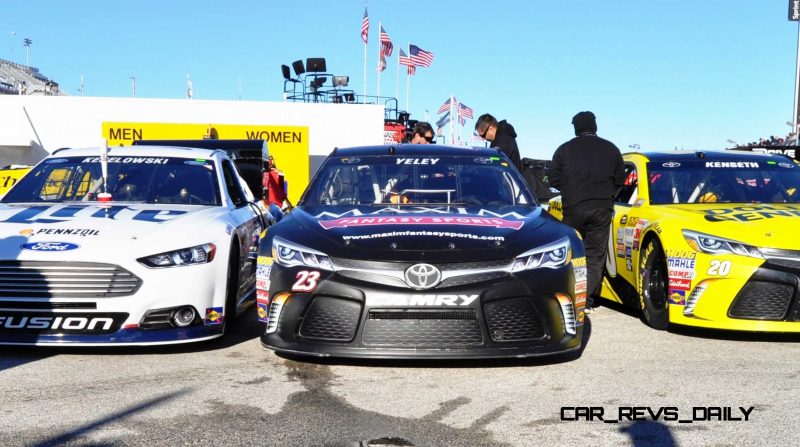 2015 Toyota Camry NASCAR Dollar General 62