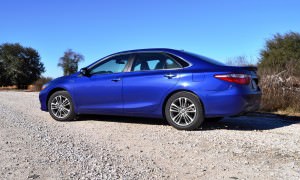 2015 Toyota Camry SE Hybrid Review 27