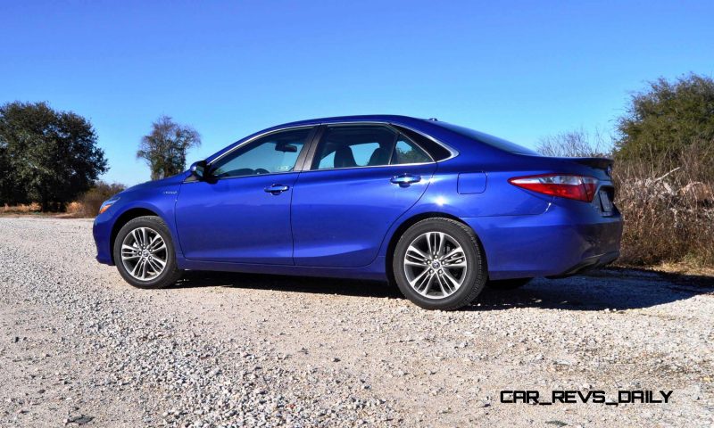 2015 Toyota Camry SE Hybrid Review 27