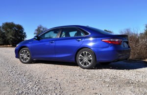 2015 Toyota Camry SE Hybrid Review 28