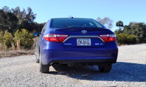 2015 Toyota Camry SE Hybrid Review 37