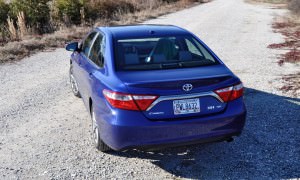 2015 Toyota Camry SE Hybrid Review 43