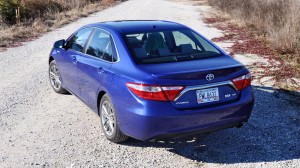2015 Toyota Camry SE Hybrid Review 45