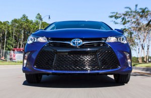 2015 Toyota Camry SE Hybrid Review 5