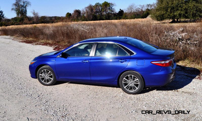 2015 Toyota Camry SE Hybrid Review 51