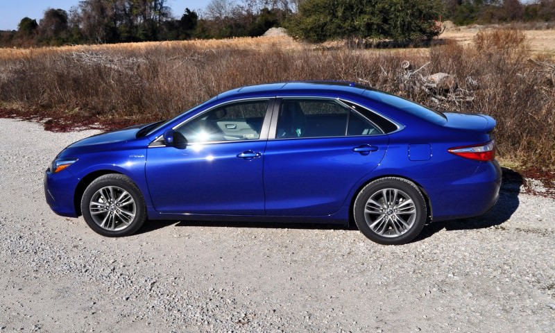 2015 Toyota Camry SE Hybrid Review 54