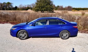 2015 Toyota Camry SE Hybrid Review 56