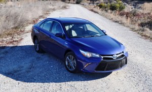 2015 Toyota Camry SE Hybrid Review 60