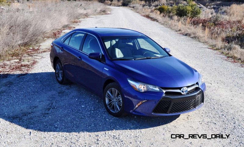 2015 Toyota Camry SE Hybrid Review 60